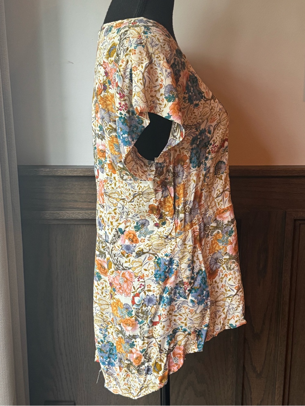 Lucy & Laurel Floral Short-Sleeve Peplum Top - Cream Multi nwt large - Picture 4 of 6